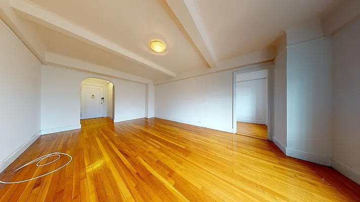 Rented by Bond New York | media 17