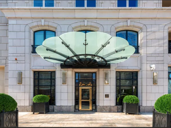 840 N Lake Shore Dr APT 401, Chicago, IL 60611