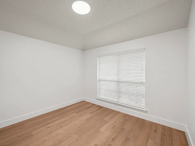 526 Wyoming Dr — Photo 7
