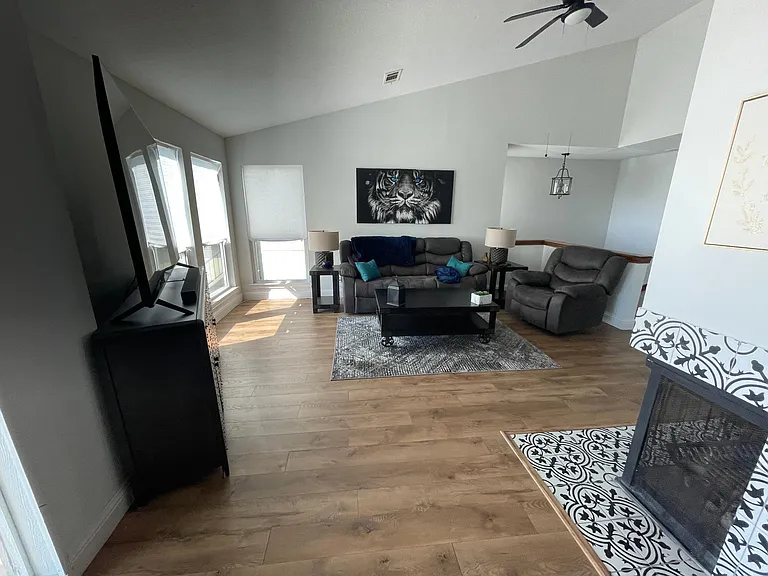 3805 Mediterranean St — Photo 10