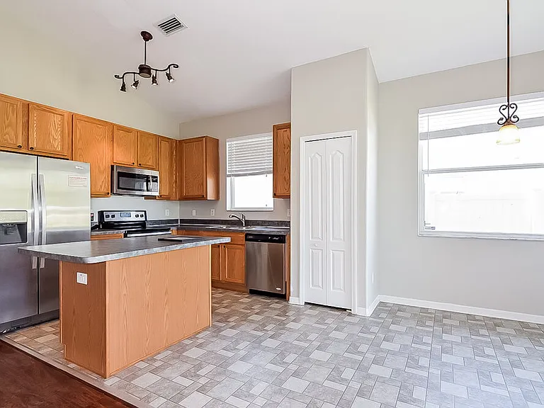 9252 Zincoe Ln — Photo 6