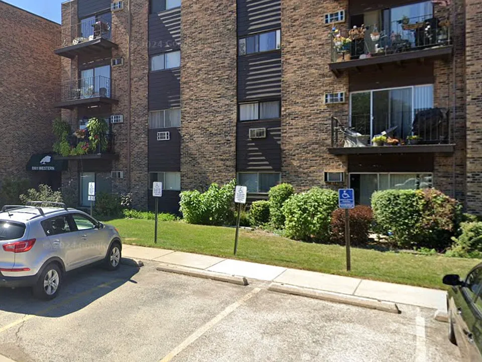 8901 N Western Ave #310