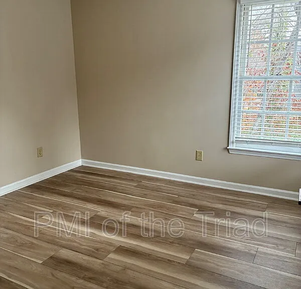 10 Creekstone Ct — Photo 13