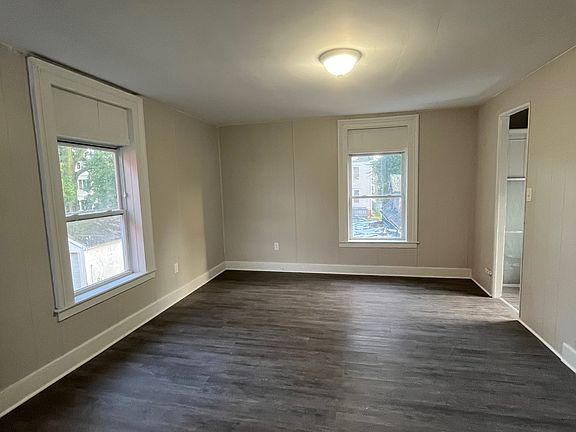 4th image of 215 Jefferson St #1