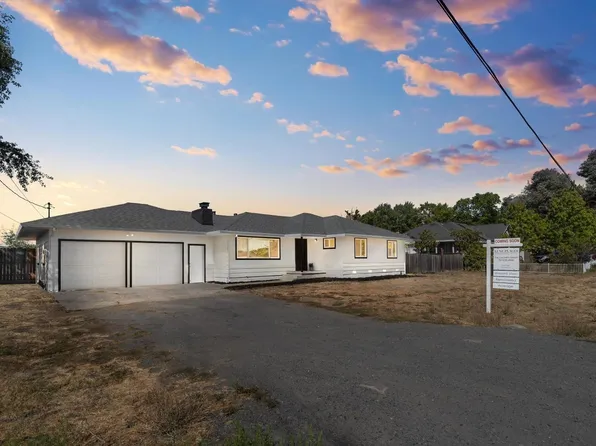 2039 Dennis Lane, Santa Rosa, CA 95403