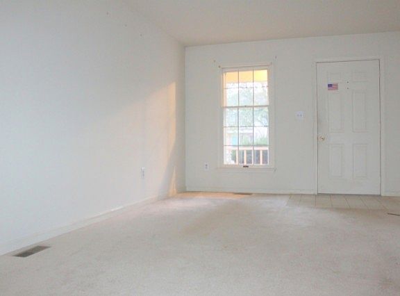 5th image of 5611 Grace Ave