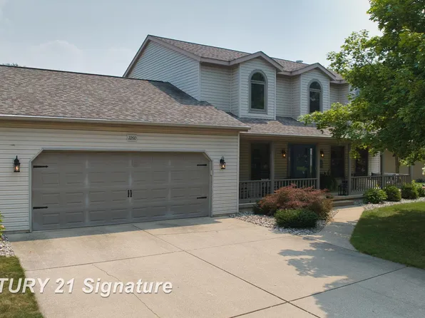 2260 Manchester Dr, Saginaw, MI 48609