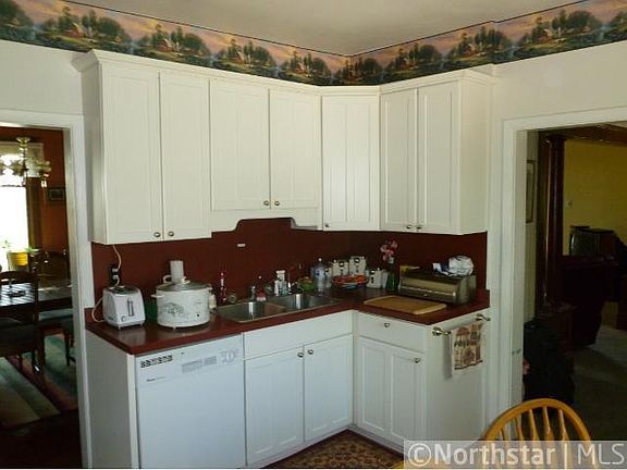 4th image of 47875 Forest Blvd