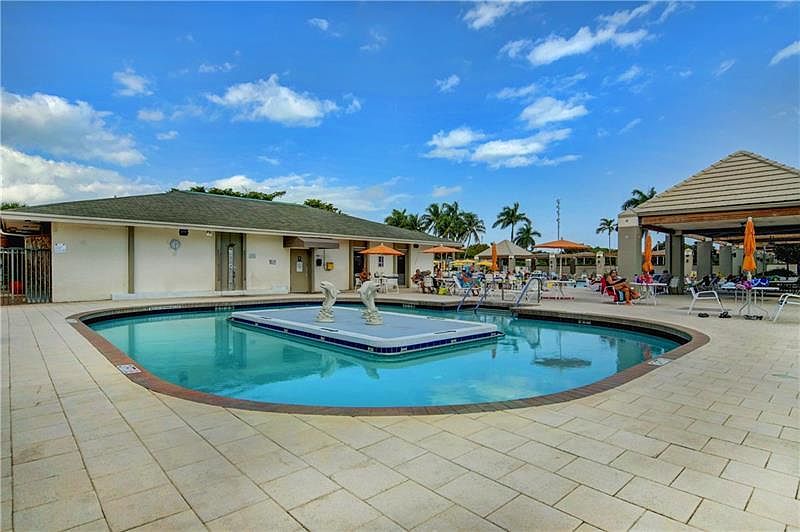 3203 Portofino Pt #M1