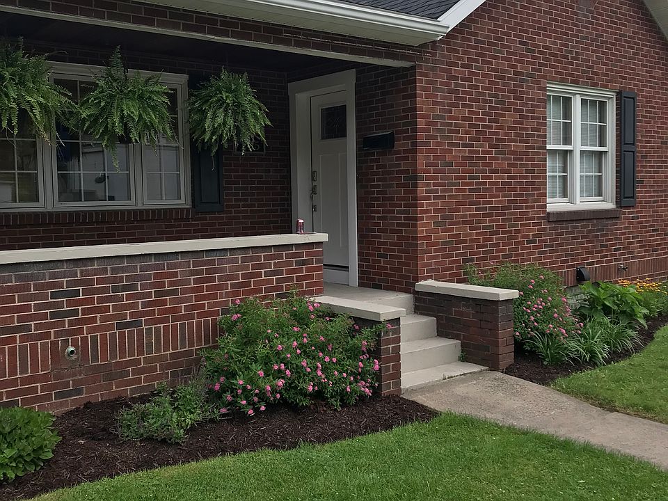 1st image of 225 Central Ave