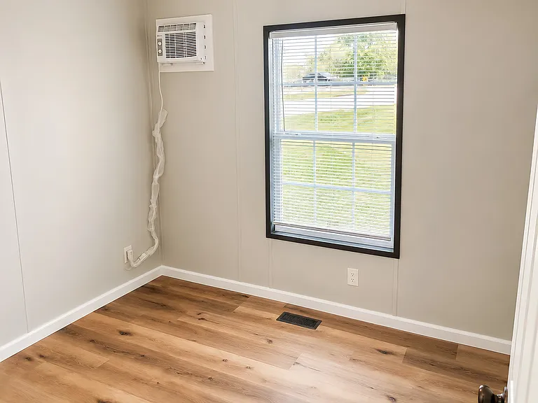 1100 W Locust St #1 — Photo 8