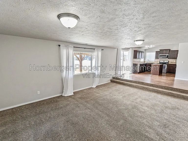 1915 W Jay Ave — Photo 6