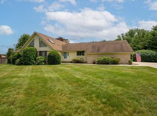 260 Jeffrey Ln, West Springfield, MA 01089
