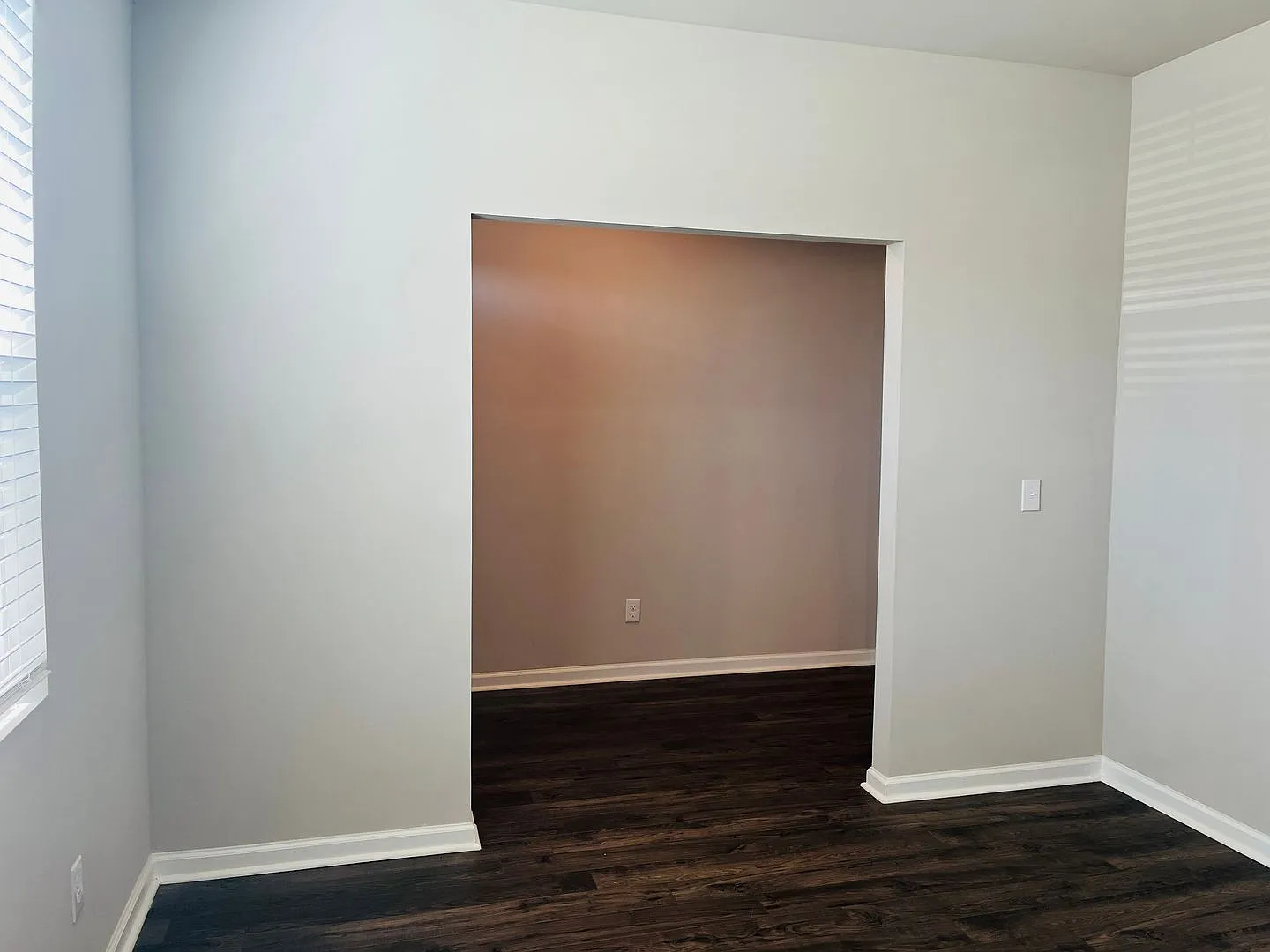 WOW! This 5 bedroom, 3 full bathroom home in Newnan is a must see! — Photo 4