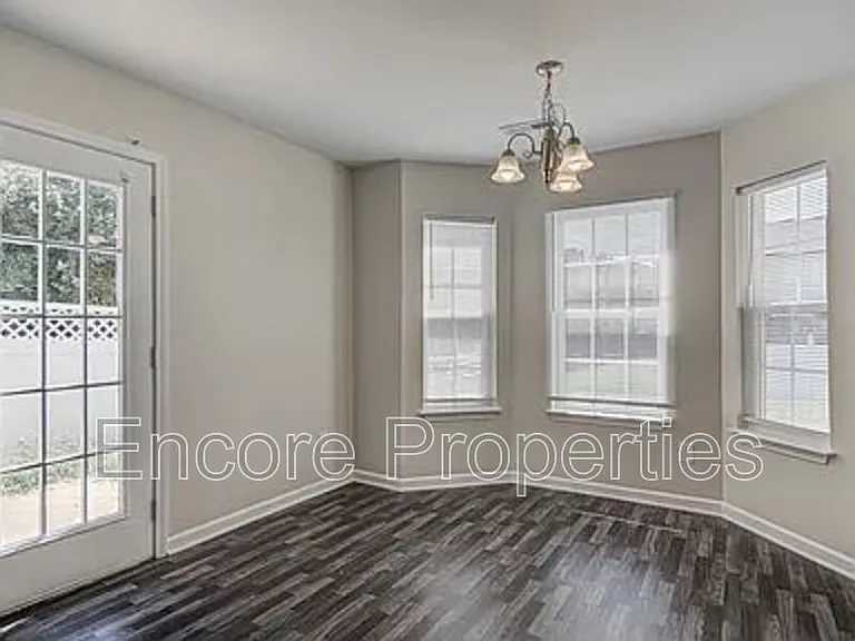 4293 Youngstown Dr — Photo 6