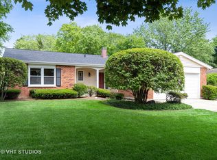 1125 Mill Creek Dr, Buffalo Grove, IL 60089