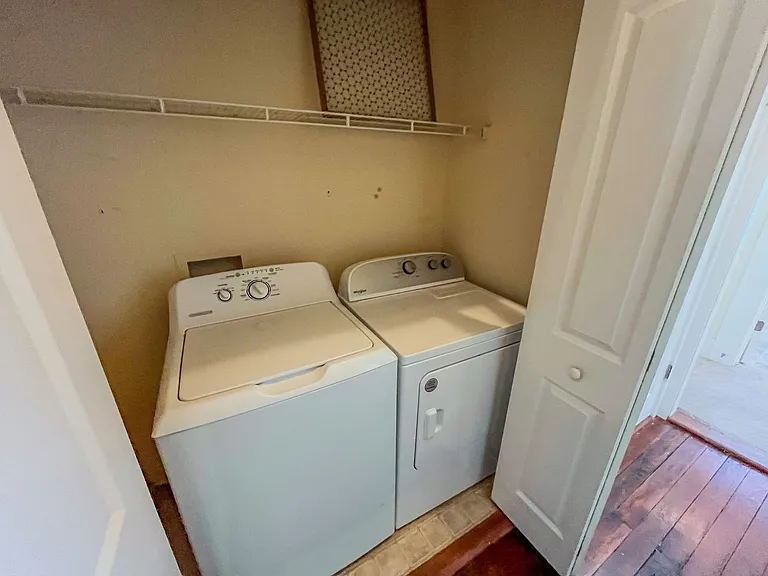 209 E Duffy St #A — Photo 16