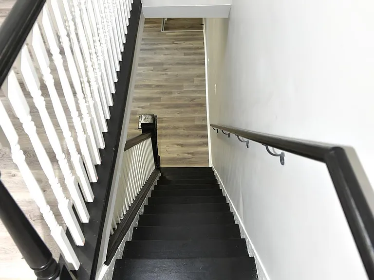 2225 W Baltimore St — Photo 37