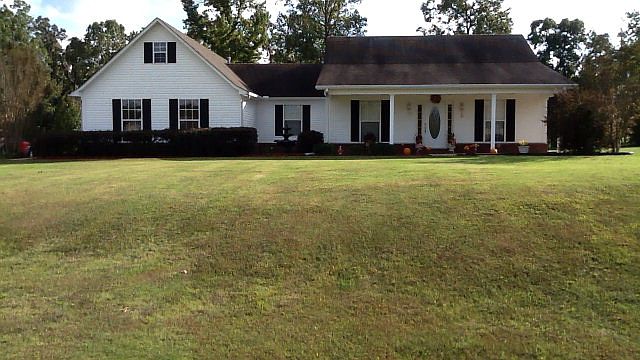 1st image of 115 Lakes Dr S