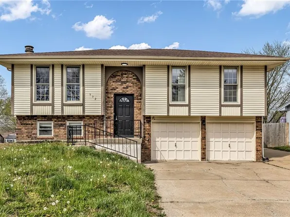 532 NE 98th Pl, Kansas City, MO 64155