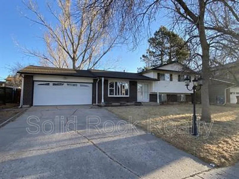 4 bed, 2.5 bath, 1736 sqft, $2,125 — Photo 3