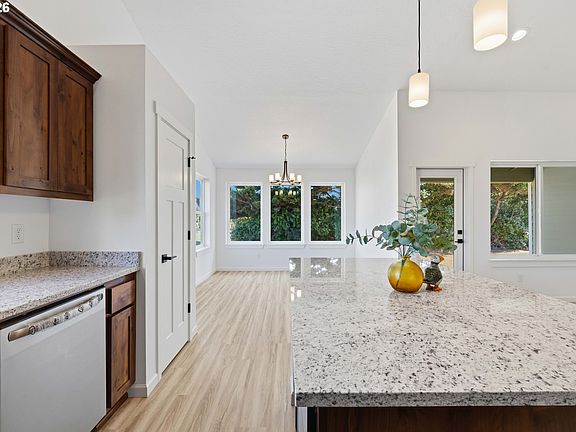5th image of 776 Spyglass Dr