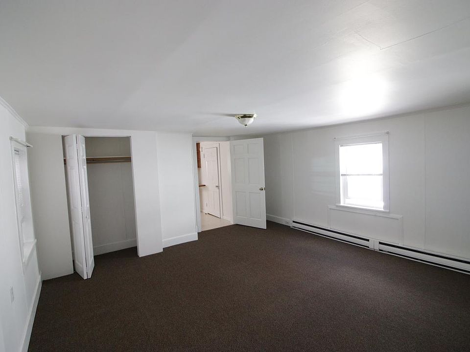 2nd image of 421 Mill St Floor 2