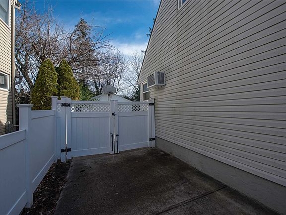 3rd image of 47 Cedar St