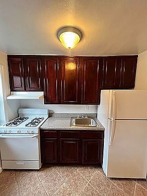 5th image of 21-17 Shore Blvd #4