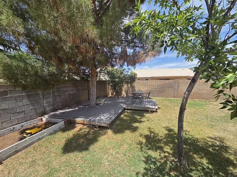 424 W Comstock Ct — Photo 31