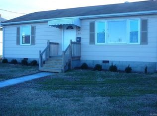 213 Maple Ave, Colonial Heights, VA 23834