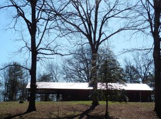 6115 Juniper Ln, Hickory, NC 28602