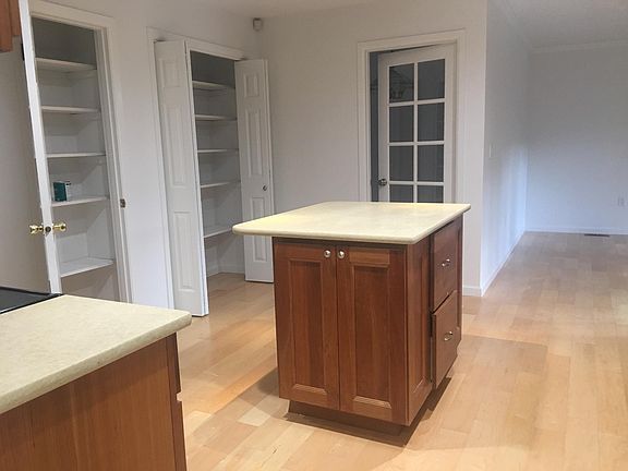 4th image of 2511 175th Ave NE