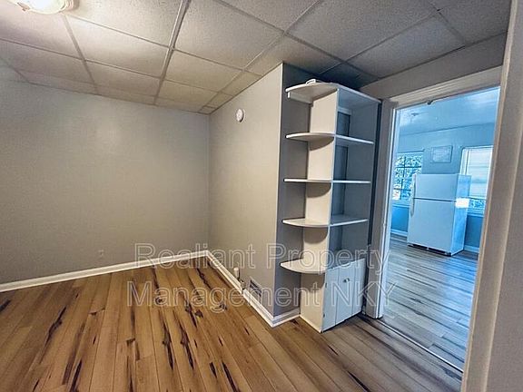 5th image of 131 E 6th St Unit 1