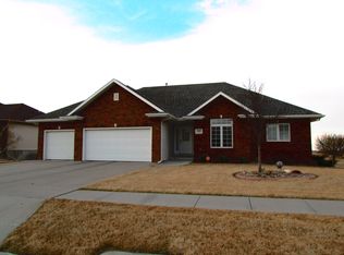 2003 W 50th St, Kearney, NE 68845