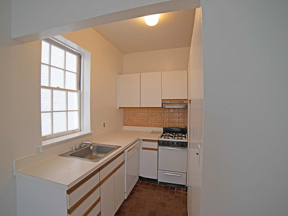 1st image of 306 E 92nd St APT 3R