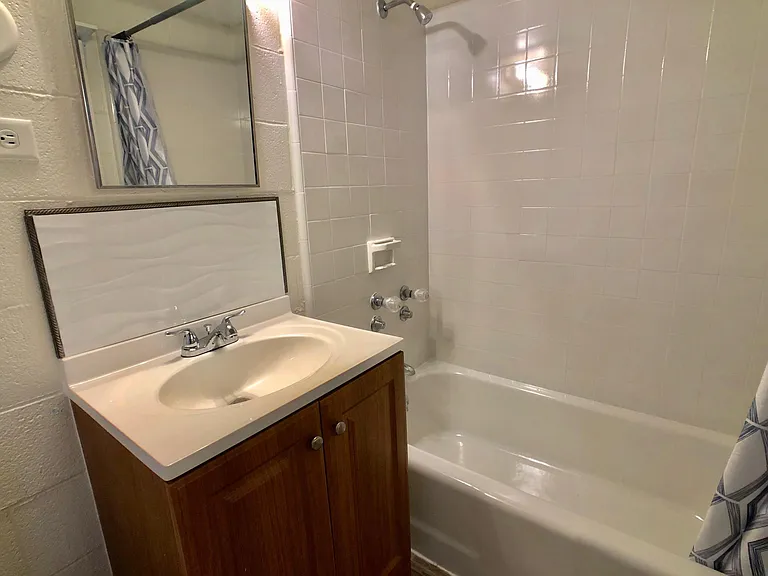 509 University Ave — Photo 13