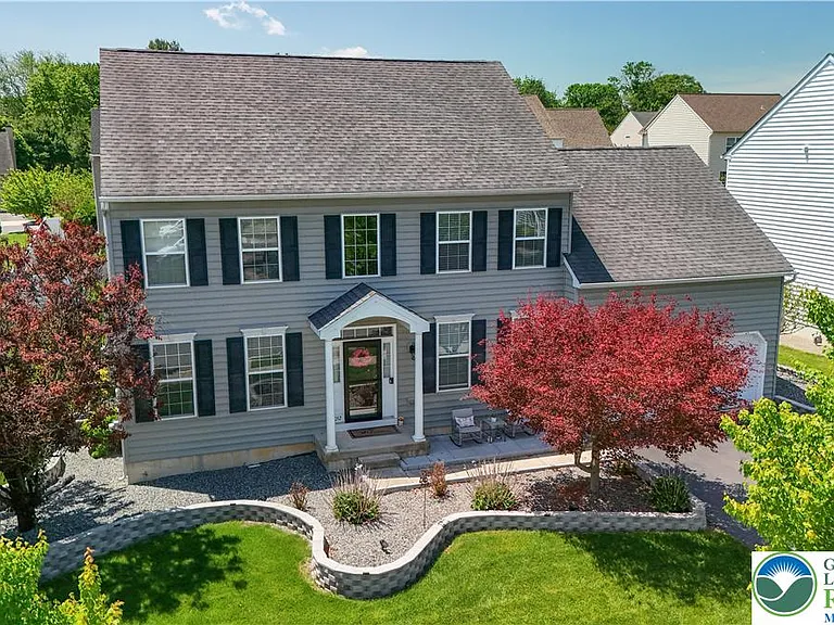 1052 Kingston Ln — Photo 1