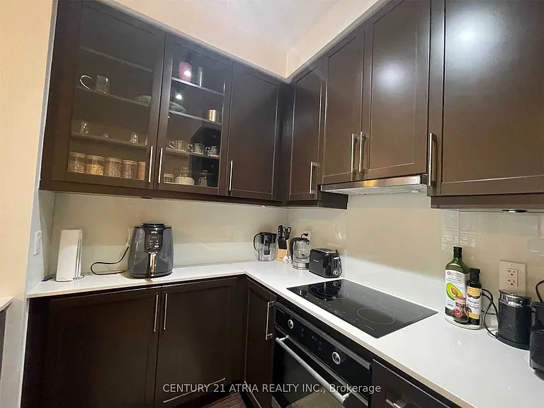 21 Clairtrell Rd #201 — Photo 6