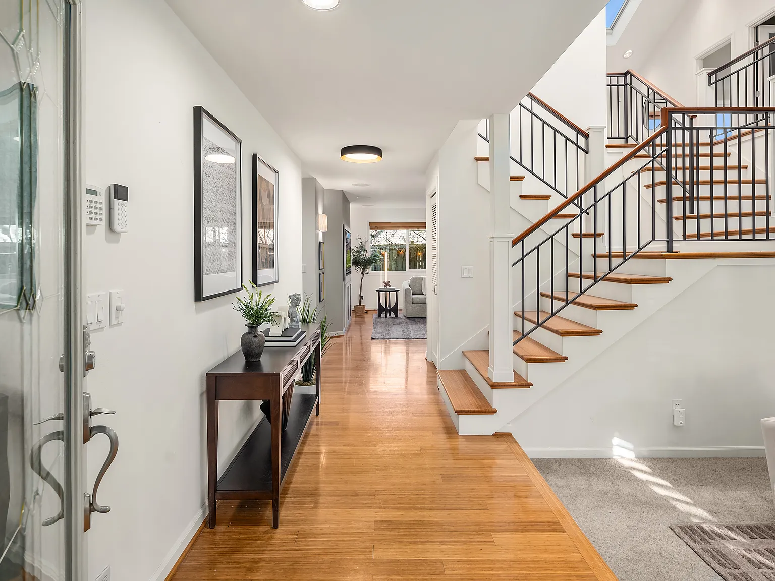 4 bed, 3.5 bath, 3410 sqft, $6,500 — Photo 4