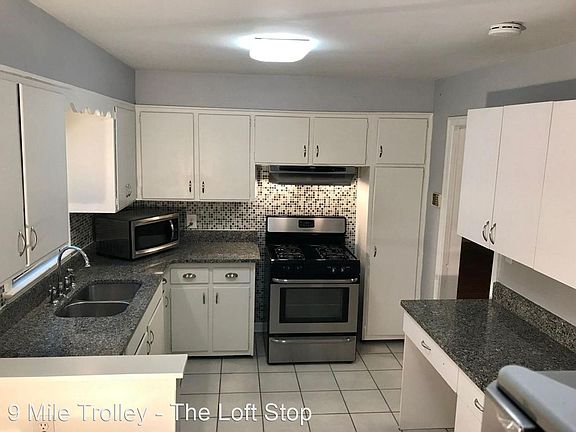 4th image of 1736 Monroe Dr NE #100