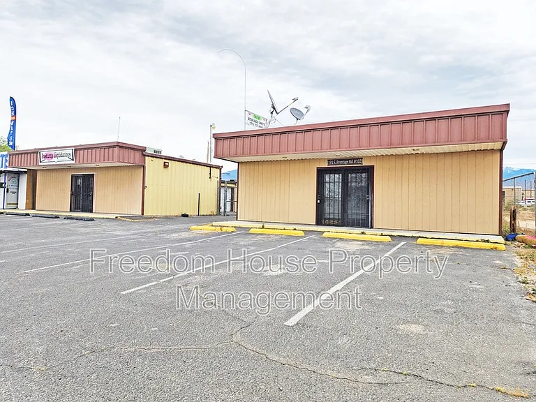 191 S Frontage Rd #102 — Photo 1