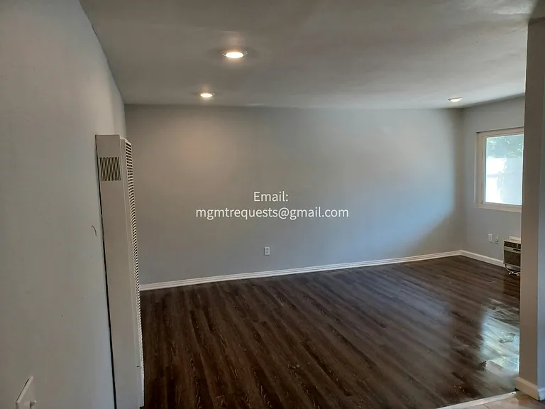 539 W Shamrock St #537 — Photo 2