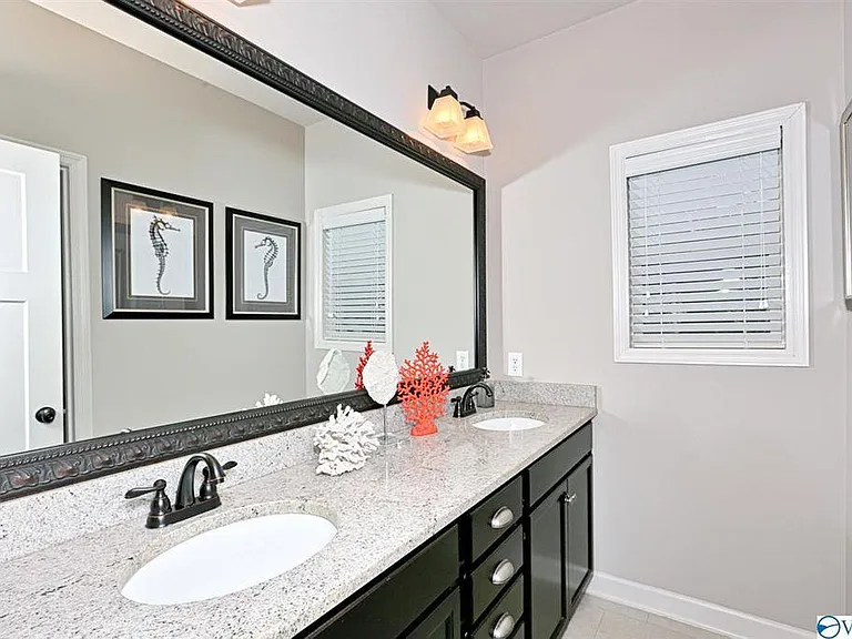 1106 Halsey Ave NE — Photo 11