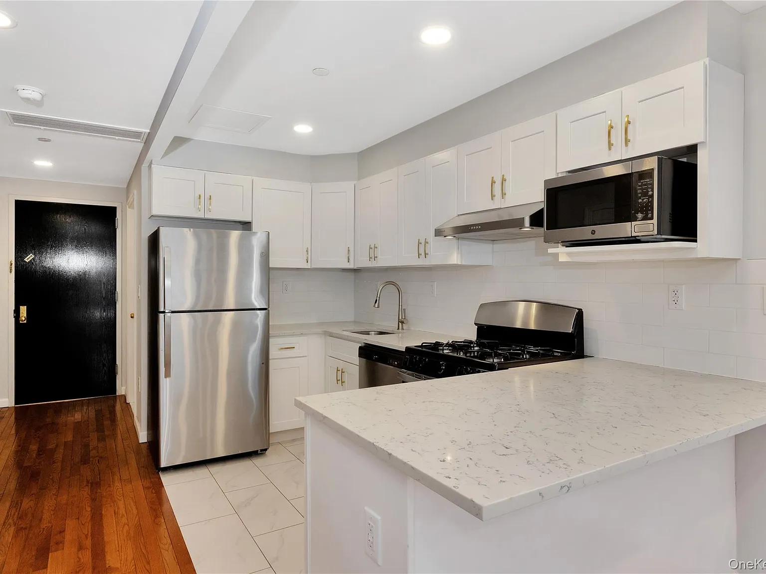 1 bed, 1.0 bath, $2,750 — Photo 3
