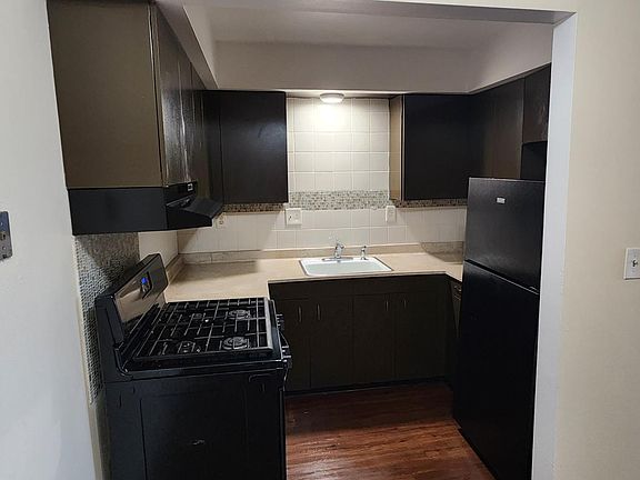 4th image of 3325 S 26th St #21