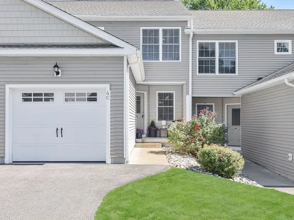 4 Maple View Ln #C, Feeding Hills, MA 01030