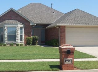1709 SW 31st St, Moore, OK 73160