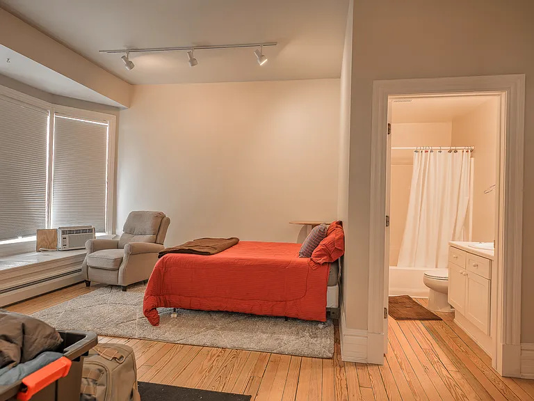 401 N Commercial St #301 — Photo 9