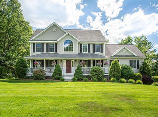 11 Highland St, Tyngsboro, MA 01879